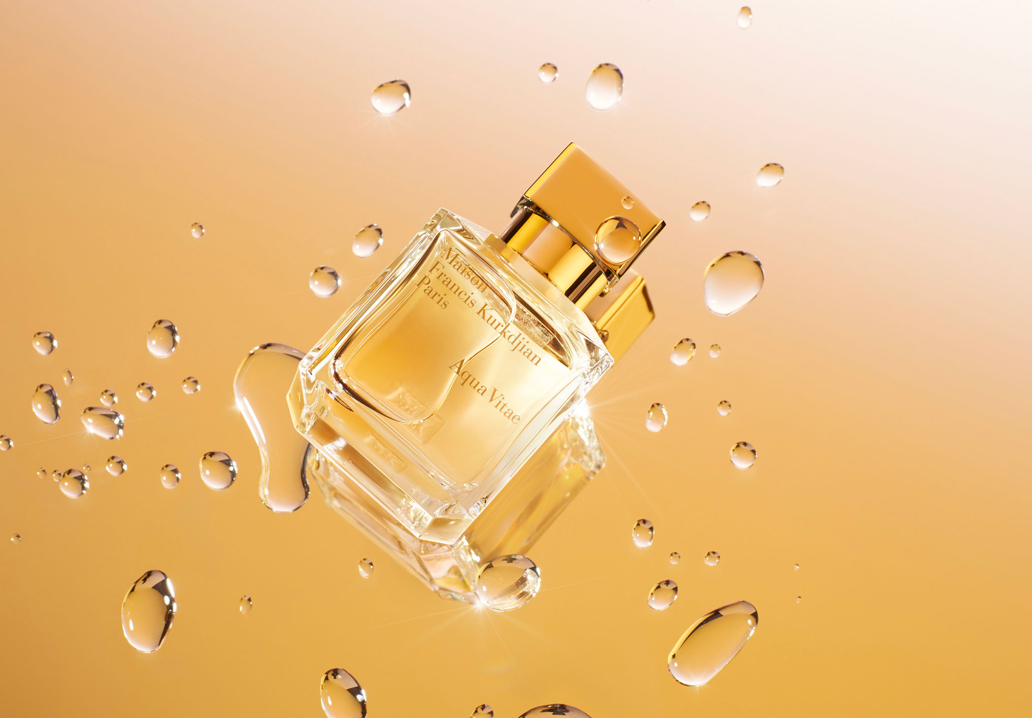 صيحة العطور النظيفة : خفّة وطابع استثنائي يتوّج اطلالتك مع عطور النيش  هذا الخريف